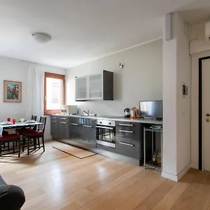 Apartment Lance With Lift, 2 Minutes Walk From The Train Station, Venice